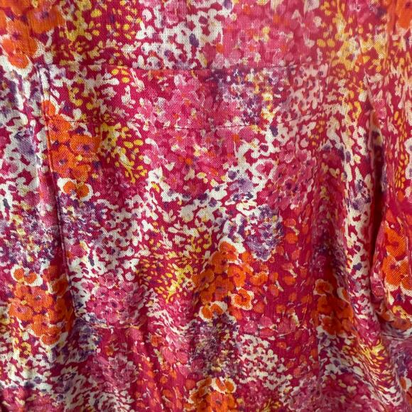Isaac Mizrahi Size 3X pink and floral short sleeves Buttondown blouse - Picture 5 of 9
